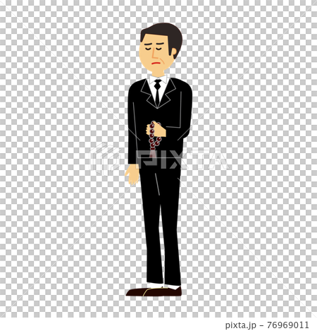 葬儀に参列する中年男性 葬儀に参列する中年男性 76969011