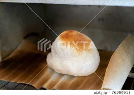 おもちが焼けた 76969913