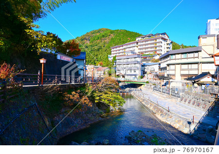 湯村温泉 春来川と温泉街 新温泉町 湯村温泉 春来川と温泉街 新温泉町 76970167