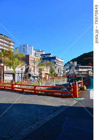 湯村温泉　繁栄橋　春来川　兵庫県新温泉町 76970649