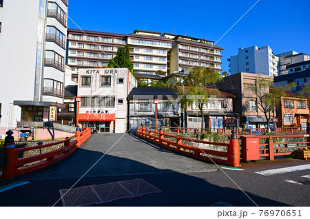 湯村温泉　繁栄橋　春来川　兵庫県新温泉町 76970651