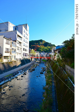 湯村温泉 温泉街 繁栄橋と春来川 新温泉町 湯村温泉 温泉街 繁栄橋と春来川 新温泉町 76970945