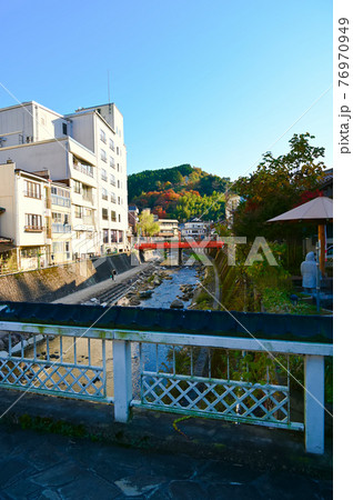湯村温泉　温泉街　繁栄橋と春来川　新温泉町 76970949