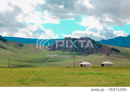 モンゴル テレルジ国立公園 遊牧民が暮らすゲル Mongolia : Terelj モンゴル テレルジ国立公園 遊牧民が暮らすゲル Mongolia : Terelj 76971090