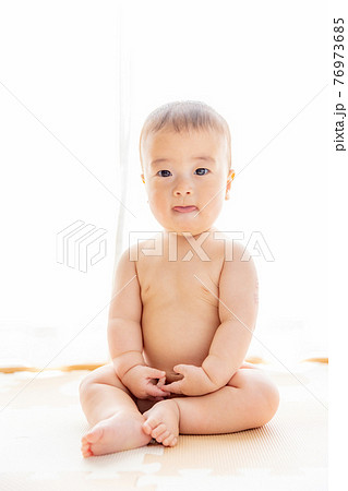 7ヶ月の赤ちゃんの写真素材