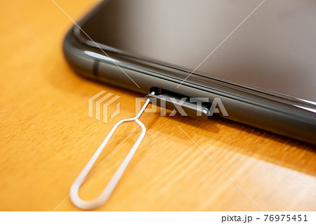 スマホのSIMピン スマホのSIMピン 76975451