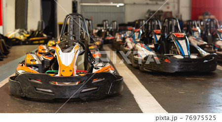 Driving cars for karting, nobody 76975525