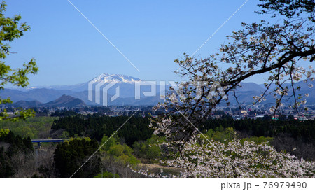 秋田駒ヶ岳と玉川 八乙女公園秋田県大仙市 秋田駒ヶ岳と玉川 八乙女公園秋田県大仙市 76979490