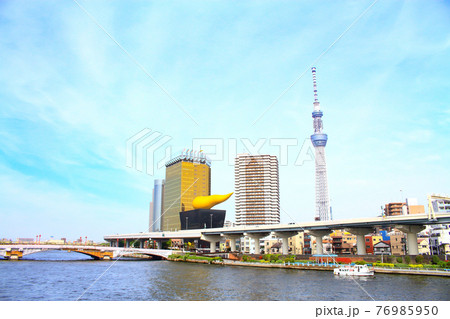 東京都　東京スカイツリーと隅田川の風景 76985950