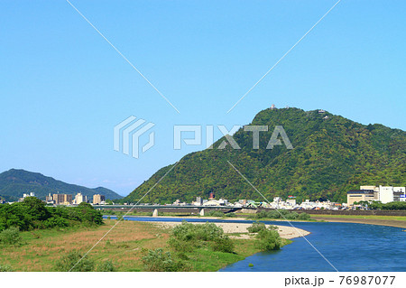 岐阜市、長良川と金華山の風景 岐阜市、長良川と金華山の風景 76987077
