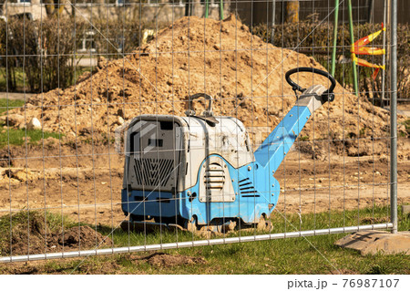 Construction equipment. Smooth compaction tool. Construction equipment. Smooth compaction tool. 76987107