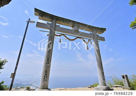 四国香川県三豊市の絶景高屋神社 天空の鳥居 の写真素材 7699