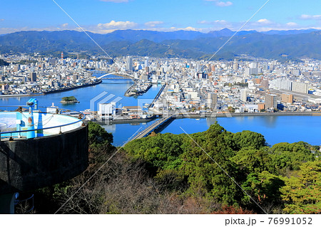 【高知県】五台山公園からの高知市街地 【高知県】五台山公園からの高知市街地 76991052
