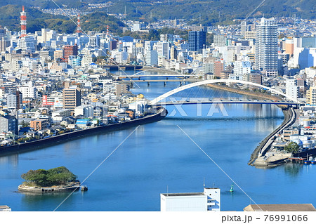 【高知県】五台山公園からの高知市街地 76991066