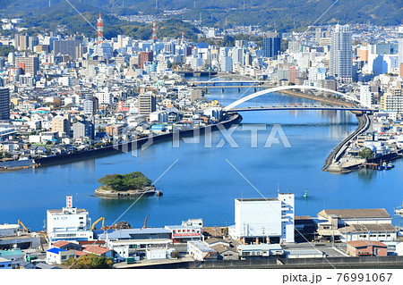 【高知県】五台山公園からの高知市街地 76991067