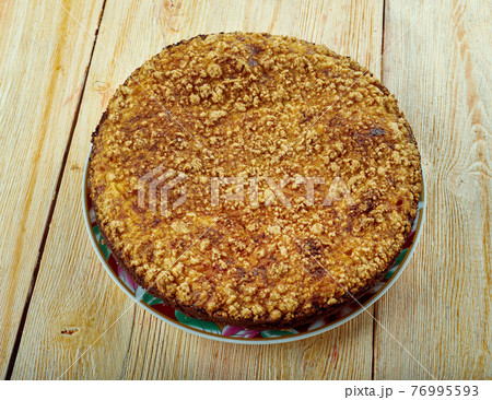 Russian cottage cheese pie 76995593