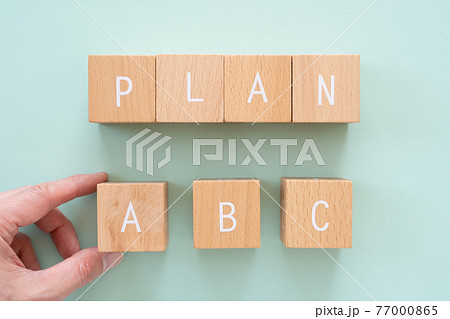プラン|「PLAN ABC」と書かれた積み木と手 プラン|「PLAN ABC」と書かれた積み木と手 77000865