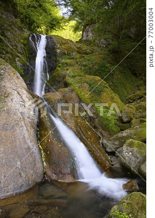 粟鹿の滝（雌滝）兵庫県朝来市山東町 77003004