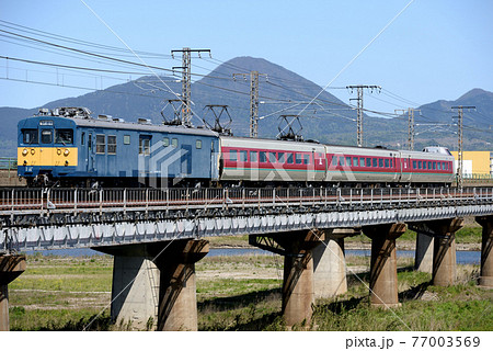山陰本線を行く381系試運転列車 77003569