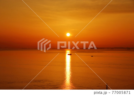 淡路島の夕陽 淡路島の夕陽 77005871