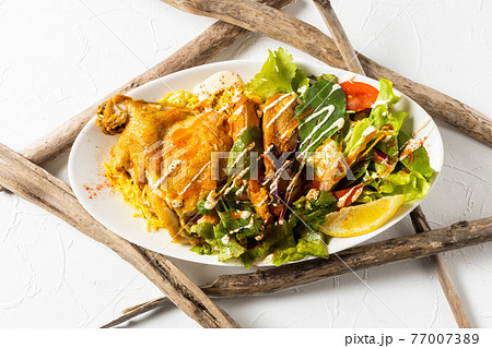 インド料理　ビリヤニ　Biryani is a typical Indian mixed rice 77007389