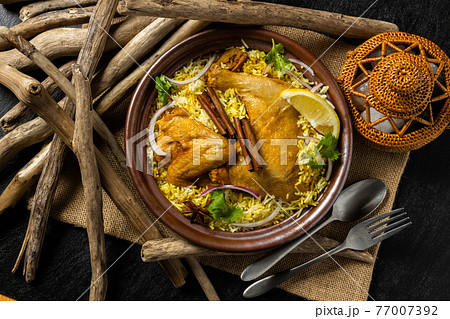 インド料理　ビリヤニ　Biryani is a typical Indian mixed rice 77007392