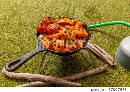 アウトドア キャンプ料理 Pasta cooking outdoors アウトドア キャンプ料理 Pasta cooking outdoors 77007973