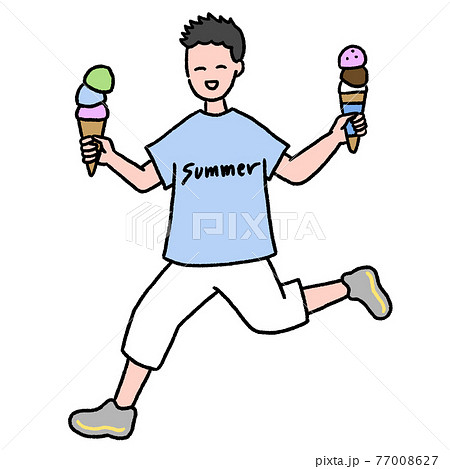 両手にアイスクリームを持って嬉しそうに走っている若い男性 77008627