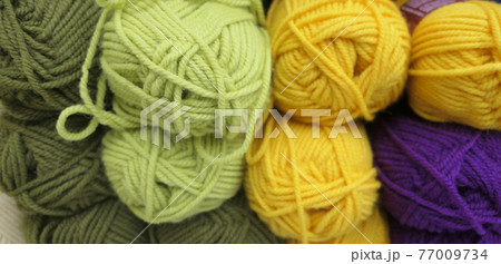 Wool yarn balls 77009734