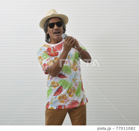 Business summer holiday concept Business summer holiday concept 77011082