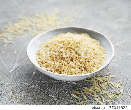 Uncooked basmati rice Uncooked basmati rice 77011922