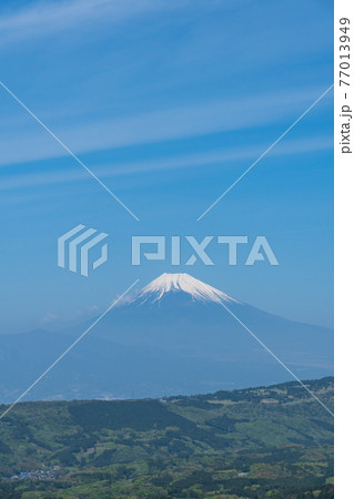 巣雲山の山頂から見た富士山 77013949
