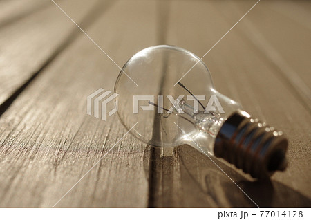 フィラメントの切れた電球 77014128