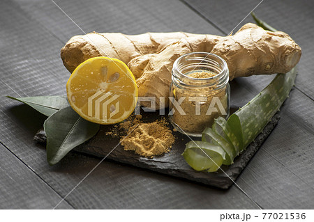 Ginger root, giner powder, lemon and aloe 77021536