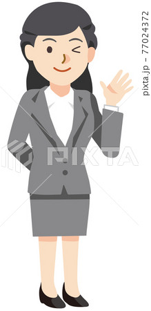 ウインクしながら手を挙げるビジネスウーマン 77024372