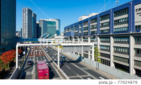 晴れ渡った都心の風景 首都高速道路(浜崎橋JCTから汐留JCT間) 晴れ渡った都心の風景 首都高速道路(浜崎橋JCTから汐留JCT間) 77024879