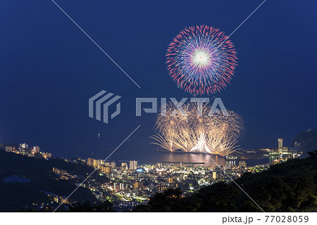 【静岡県】熱海の花火。熱海海上花火大会。 77028059