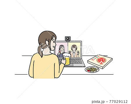 オンライン飲み会をする若い女性　リモート飲み会　宅飲み　女子会　イラスト素材 77029112