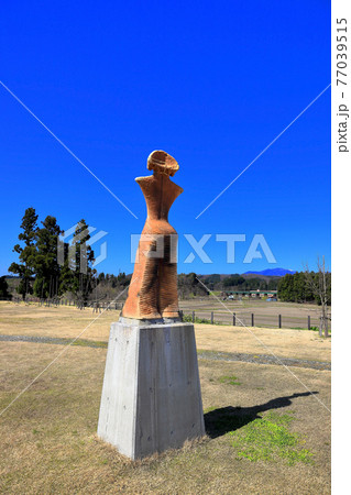 国宝　縄文の女神モニュメント 77039515