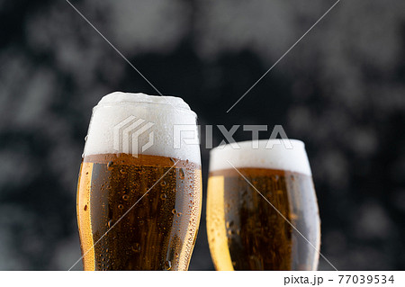 ビール　乾杯 77039534