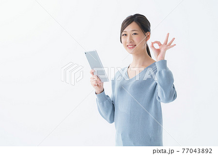 タブレット 女性 20代 タブレット 女性 20代 77043892