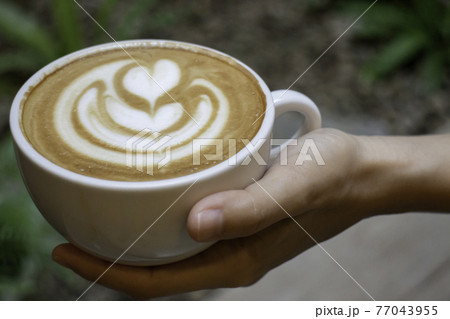 Handcraft of hot milk coffee cup 77043955