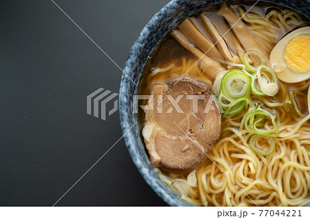 シンプルな醤油ラーメン 77044221