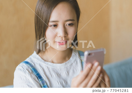 主婦とスマホ 77045281