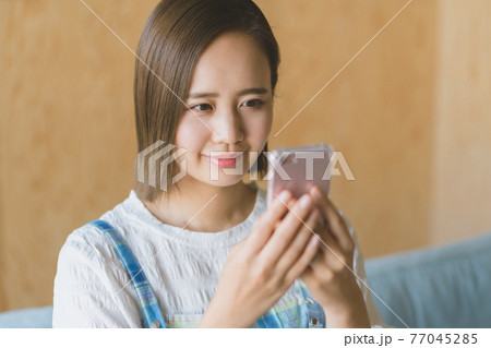 主婦とスマホ 77045285