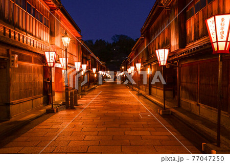 夕暮れのひがし茶屋街の春景色 夕暮れのひがし茶屋街の春景色 77047250