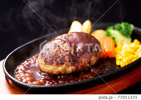 ハンバーグ　デミグラスハンバーグ　ハンバーグステーキ 77051335