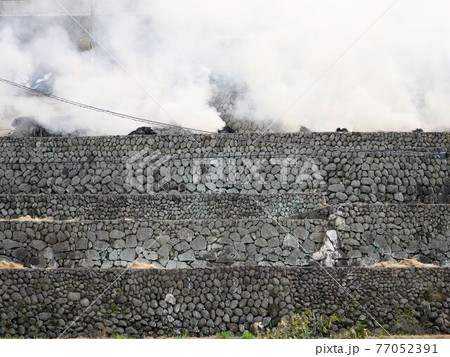 棚畑の石垣　（長崎県雲仙市小浜町） 77052391