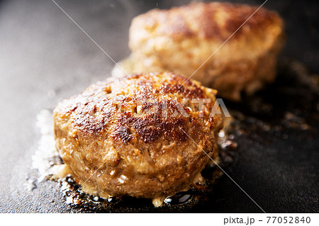 ハンバーグ デミグラスハンバーグ ハンバーグステーキ 肉汁 ハンバーグ デミグラスハンバーグ ハンバーグステーキ 肉汁 77052840