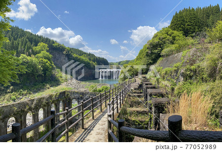 沈堕の滝と発電所跡 77052989